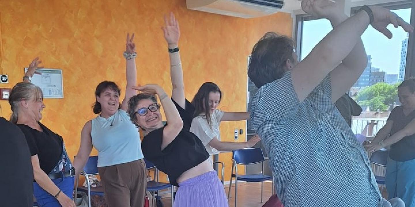 Intersektionale Tanzvermittlung – Zwischen Adultismus und Autonomie – Symbolbild