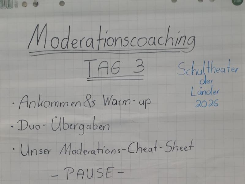 Bühne frei für unser Moderationsteam! – Symbolbild