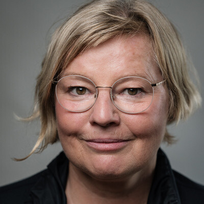 Ursula Jenni 
      (sie/ihr)