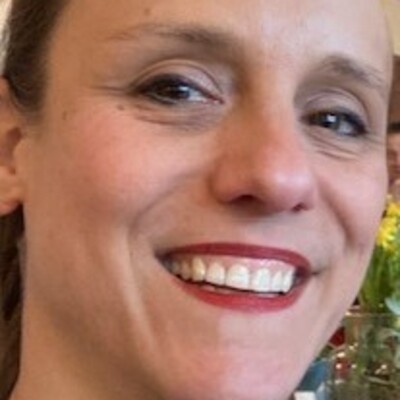 Nina Natzke 
      (sie/ihr)