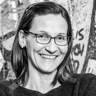 Vera Woller 
      (sie/ihr)