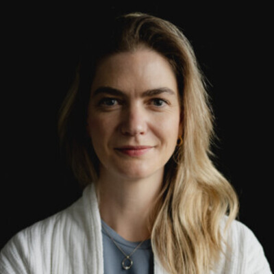 Juliane Raschel 
      (sie/ihr)