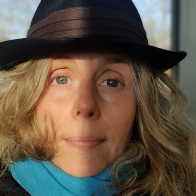 Uta Plate 
      (sie/ihr)