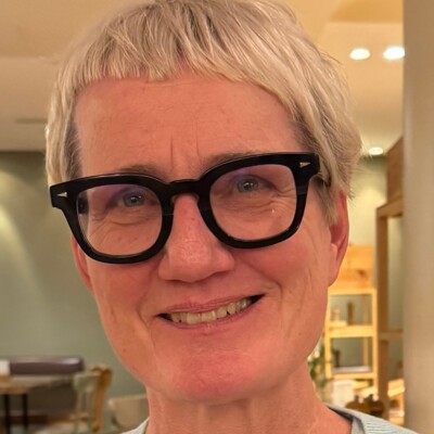 Ingund Schwarz 
      (sie/ihr)