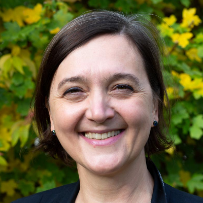 Ruth Kockelmann  
      (sie/ihr)