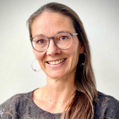 Nina Hahn 
      (sie/ihr)