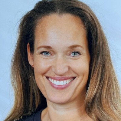 Sabine Langenbach 
      (sie/ihr)