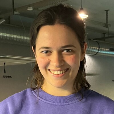 Alisha Schüller  
      (sie/ihr)