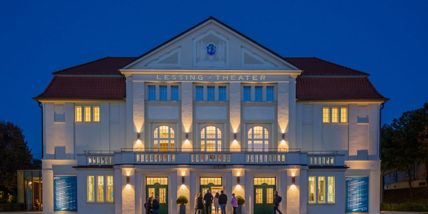 Lessingtheater_Wolfenbüttel_Aussen_2_©_Frank_Schildener_2000.jpg